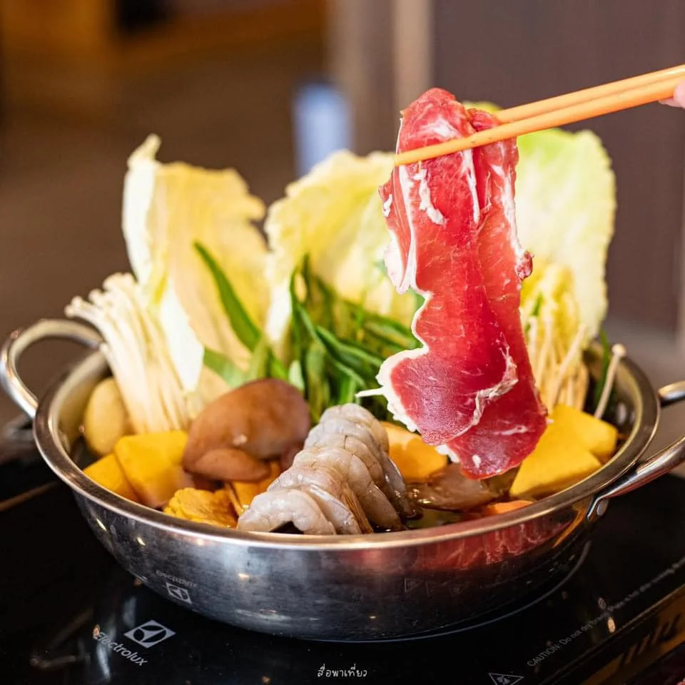 เหลาฮู่ชาบู ชาบูลาดกระบัง หม้อไฟพร้อมเนื้อสไลซ์