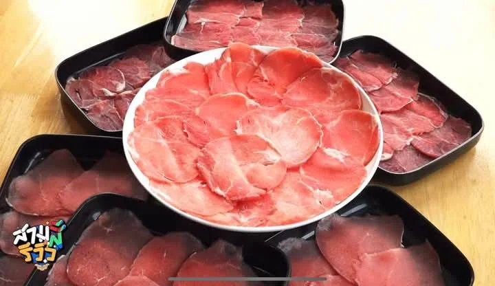 ถาดเนื้อและวัตถุดิบชาบู